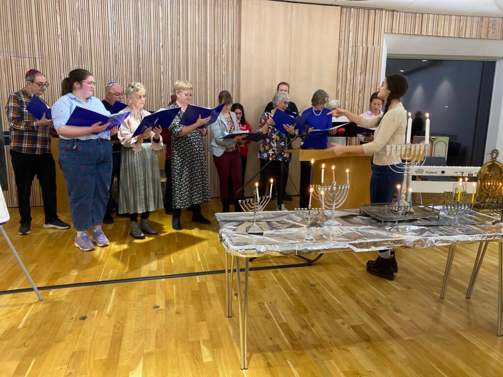 Kol Echad Choir performing